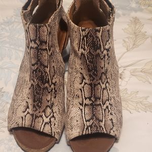 CORKY SUNBURST TAUPE SNAKE